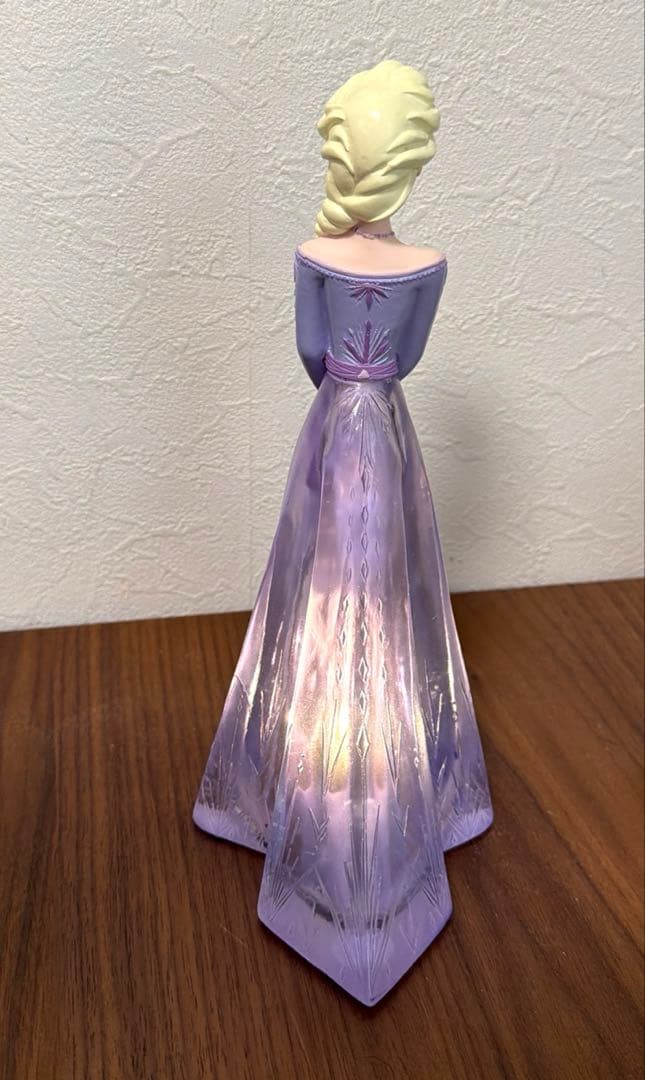 ディズニーストア♡アナと雪の女王Ⅱ♡エルサ ナイトドレス LEDライトフィギア