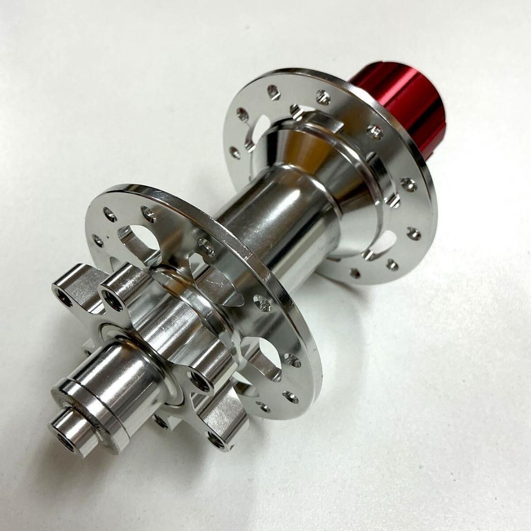 ディスクハブ 100/135mm　シルバー　シマノ11速用　超軽量　未使用新品