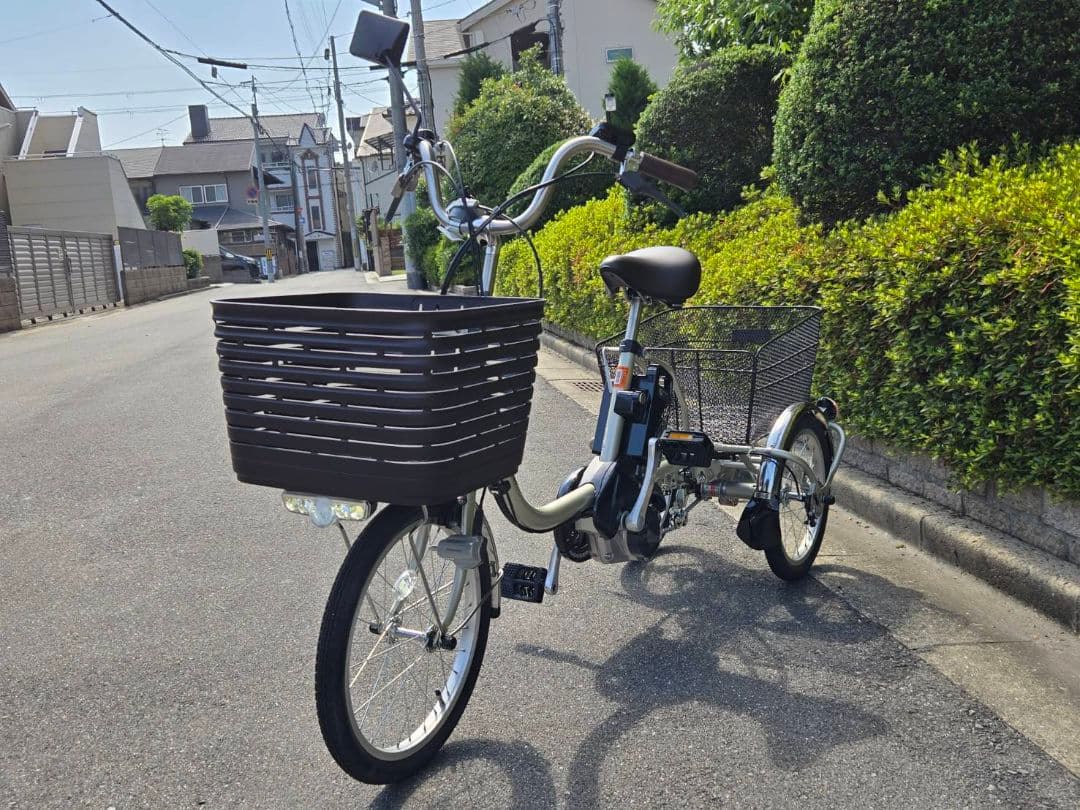 電動アシスト三輪車ビビライフ　 グレー　 新品同様　特別セール！あなたはラッキー