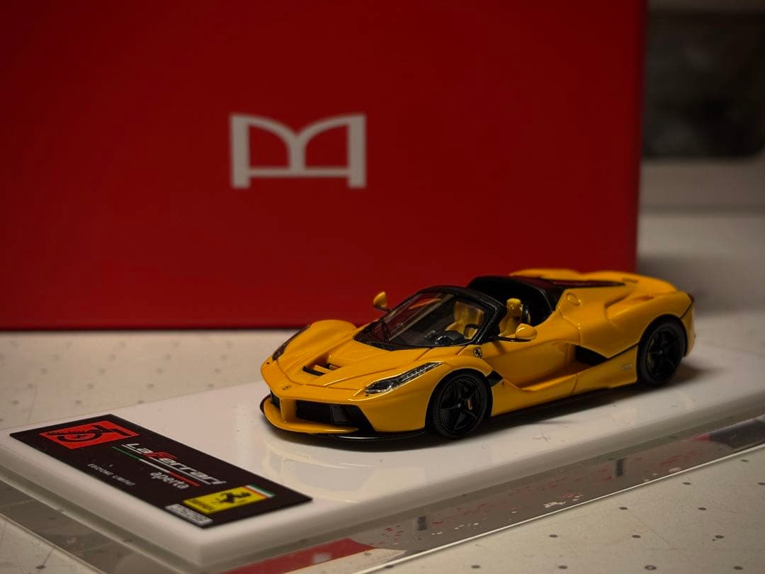 DMH 1/64 ラフェラーリアペルタ イエロー