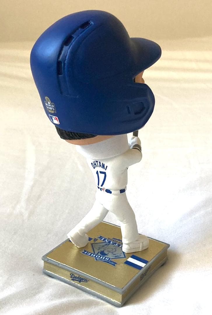 2024体限定 大谷翔平 ドジャース バブルヘッド 世界一記念ホワイト/ゴールド