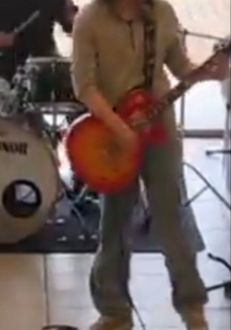 Epiphone Lespaul Standard pro 楽器店にて調整済み