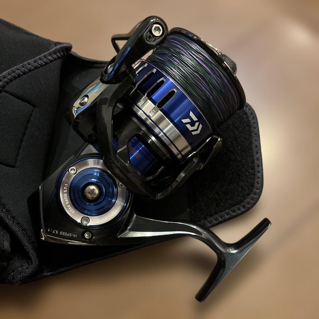 【新品未使用】DAIWA SALTIGA 5000H スピニングリールPEライン