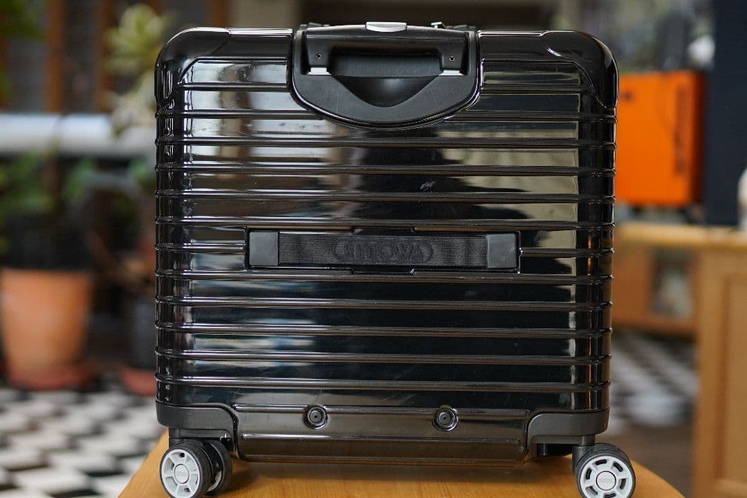 RIMOWA SALSA DELUX TSA ロック四輪 キャビン持込サイズ