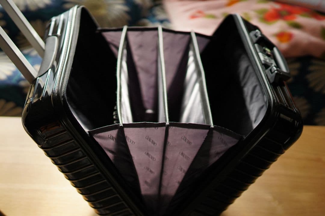 RIMOWA SALSA DELUX TSA ロック四輪 キャビン持込サイズ