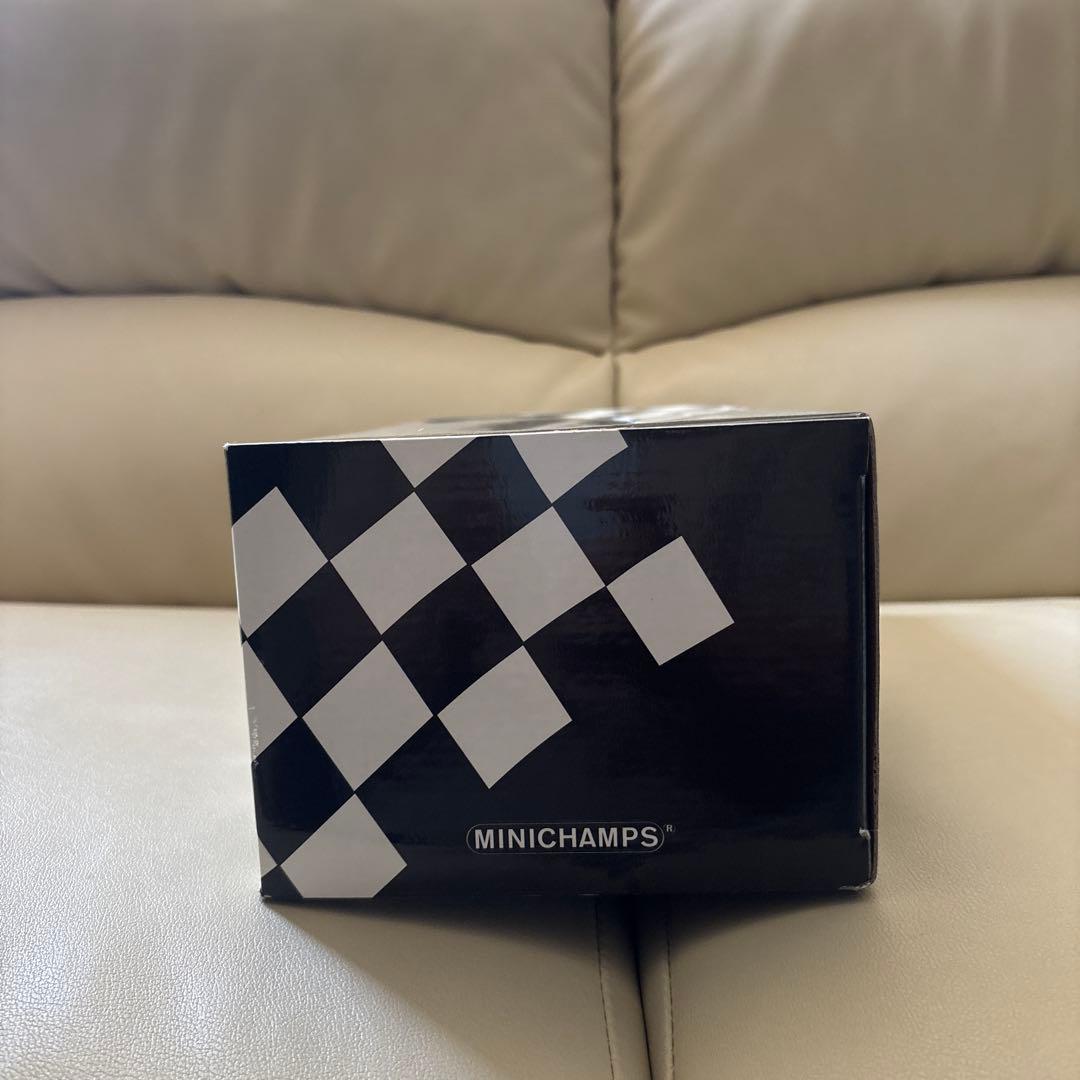 1/18 ミニチャンプス フェラーリ E.アーバイン