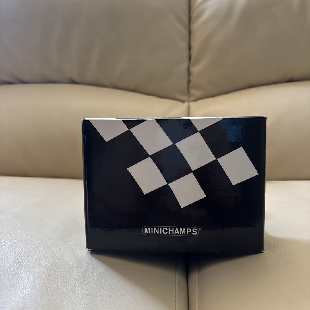 1/18 ミニチャンプス フェラーリ E.アーバイン