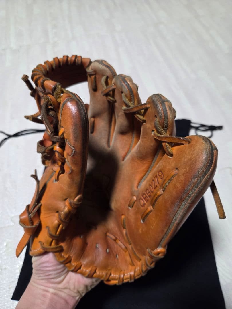 アンダーアーマー　内野用グローブ