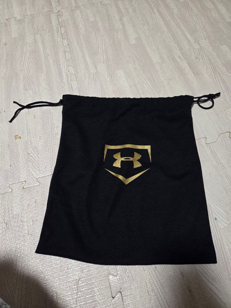 アンダーアーマー　内野用グローブ