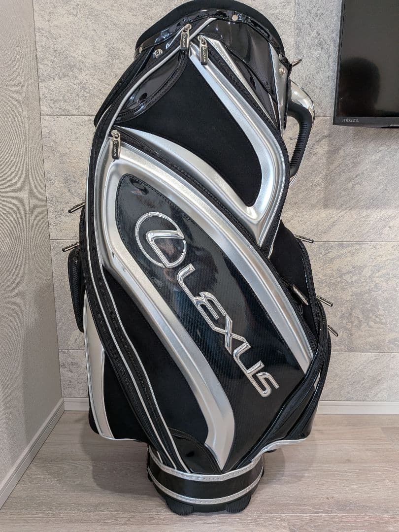 ☆非売品☆　レクサス ゴルフバッグ・キャディバッグ(ゴルフボールおまけ付き)