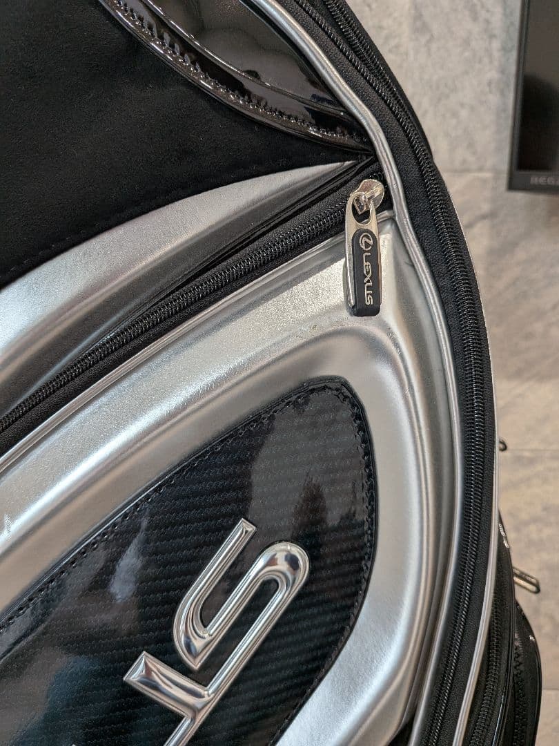 ☆非売品☆　レクサス ゴルフバッグ・キャディバッグ(ゴルフボールおまけ付き)