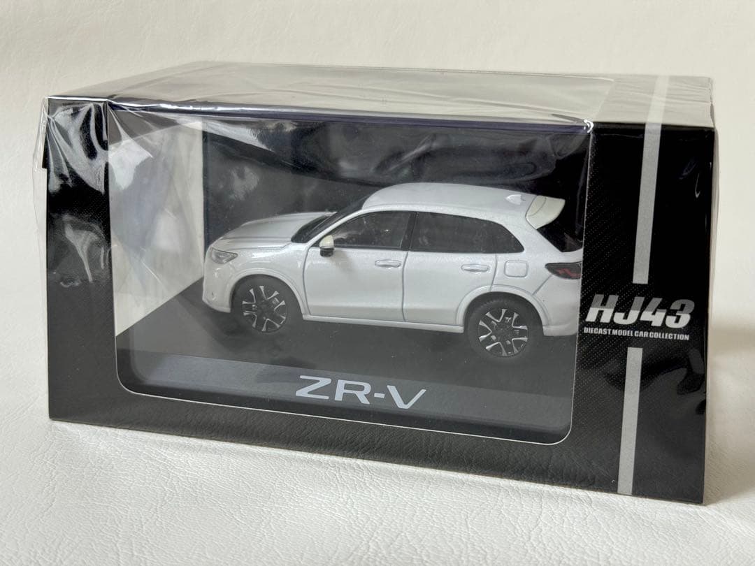 ホンダ ZR-V 新品　ミニカー　e:HEV ホワイトパール1/43 ZRV
