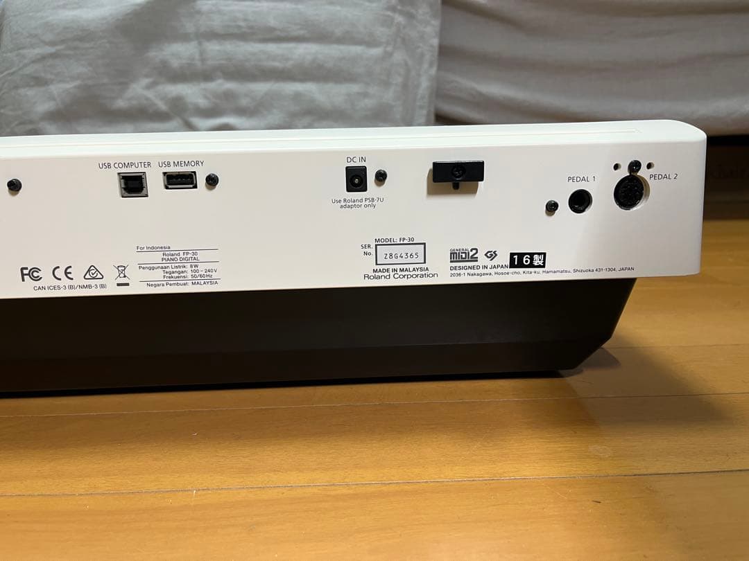 Roland FP-30 ホワイト 電子ピアノ【訳あり】