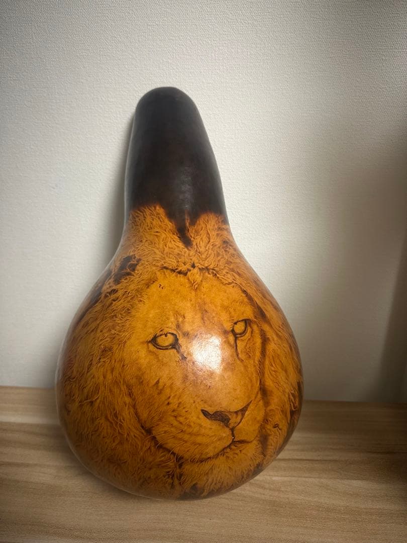 ライオン焼き絵のひょうたん型置物