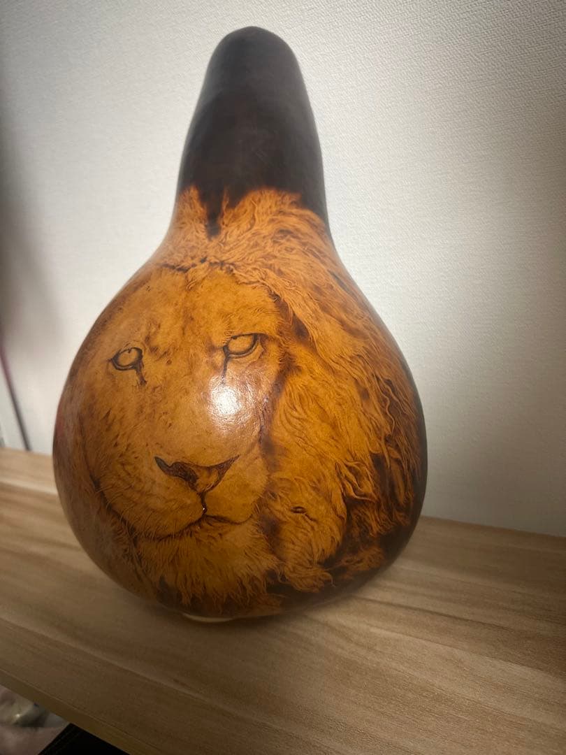 ライオン焼き絵のひょうたん型置物