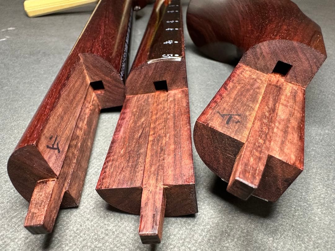 三味線 紅木　紫檀製　純銀刻印　天然素材 　弦楽器　民謡 伝統楽器