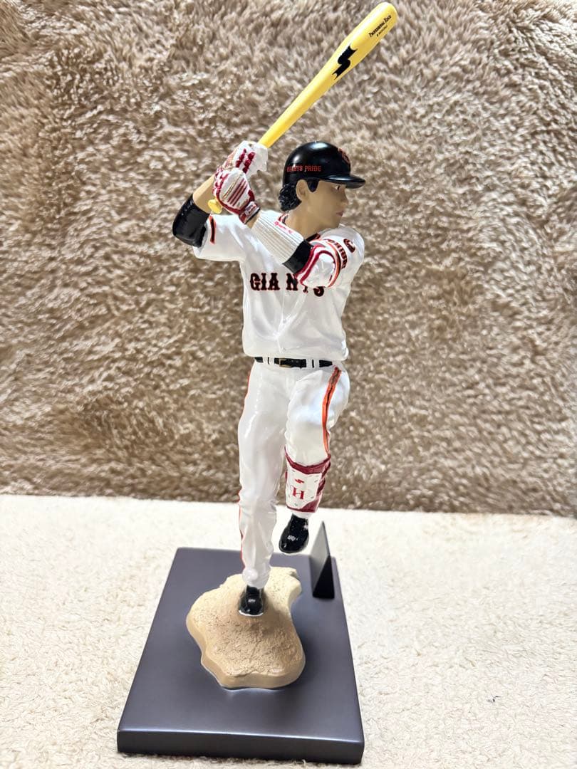 巨人　坂本勇人 バッティングフィギュア