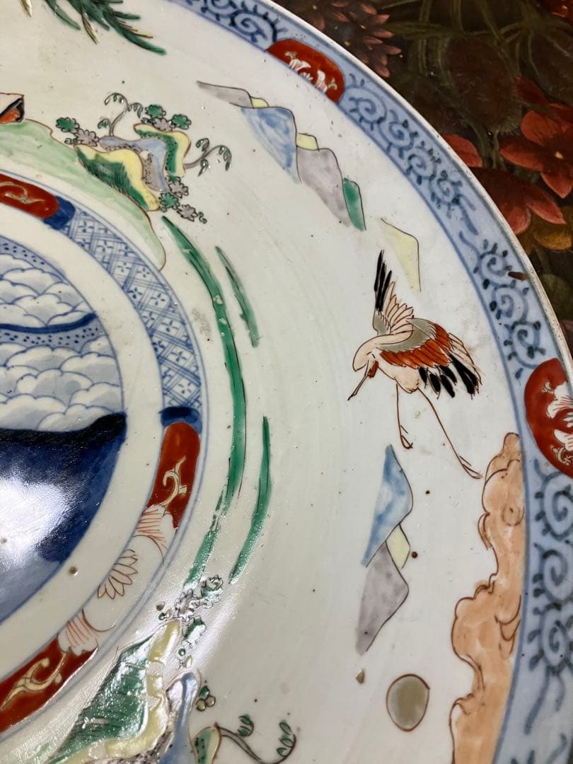 旧家蔵出し品　古伊万里　古い大皿　手書き色絵　瑞雲花　共を連れた貴族　鶴　唐人