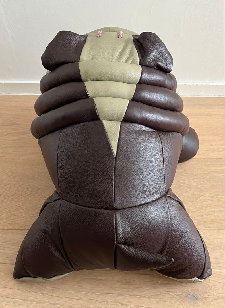 ブルドッグ　レザー　ぬいぐるみ