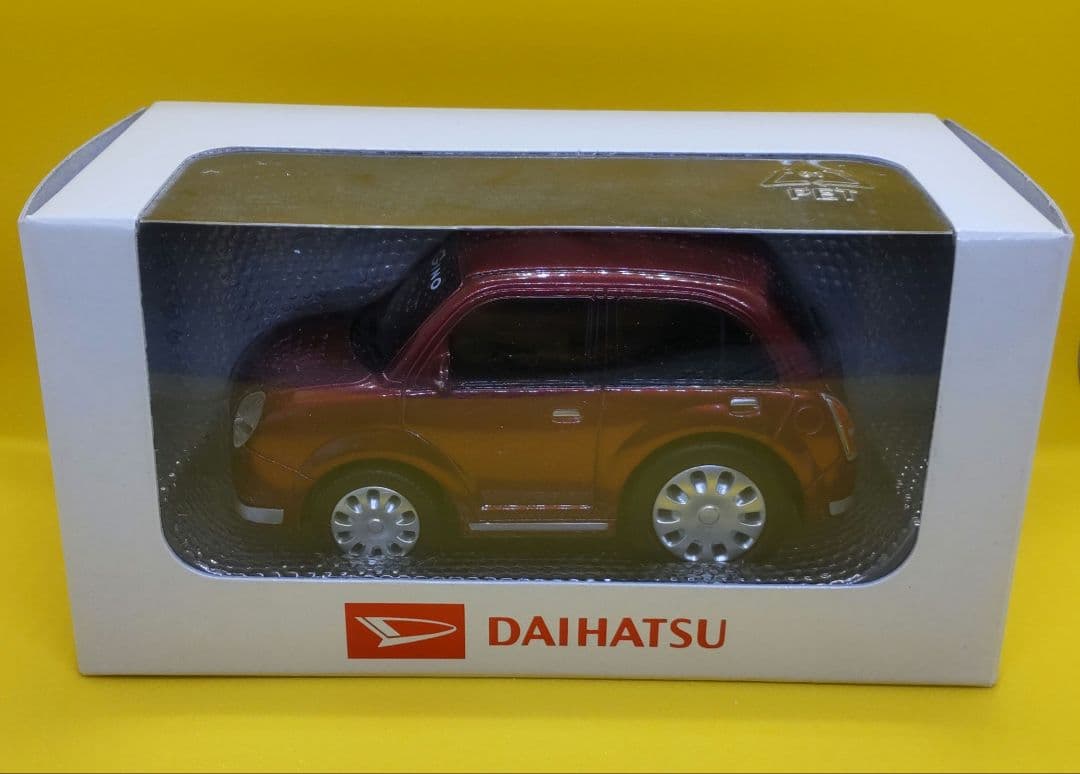 ダイハツ　ミラジーノ　赤　プルバックカー　？？