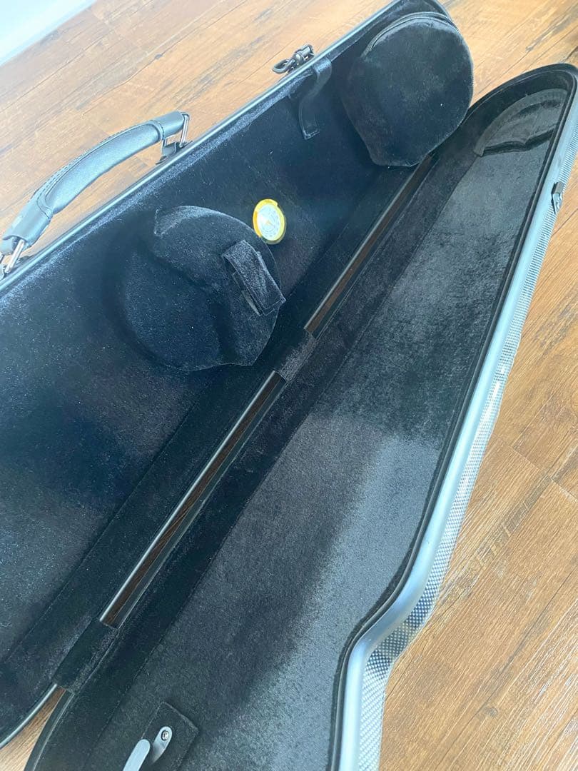 【値下げ！】KYLIESMAN バイオリンケース 4/4 カーボン製 付属品付き