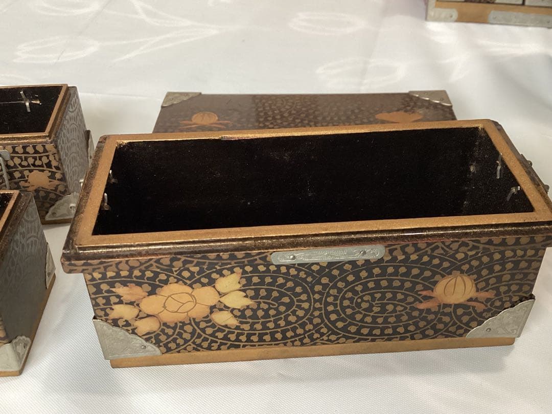 金彩蒔絵ミニチュアお雛道具　アンティーク収納箱セット 大・中・小