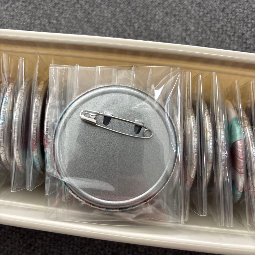 ワールドダイスター グリ缶 鳳ここな 缶バッジ 33個