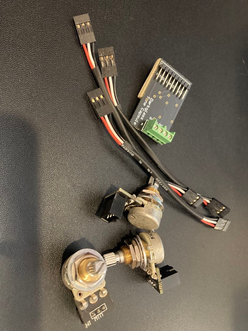 ダークグラストーンカプセル エレキベース用プリアンプ darkglass