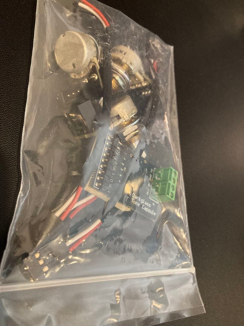 ダークグラストーンカプセル エレキベース用プリアンプ darkglass