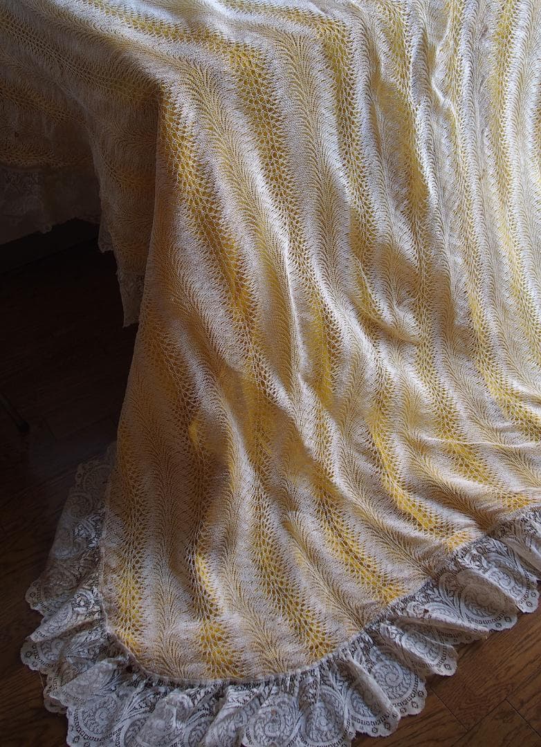 ニッティングレース ベッドカバー 209c×185c+縁飾り 間仕切り/K368