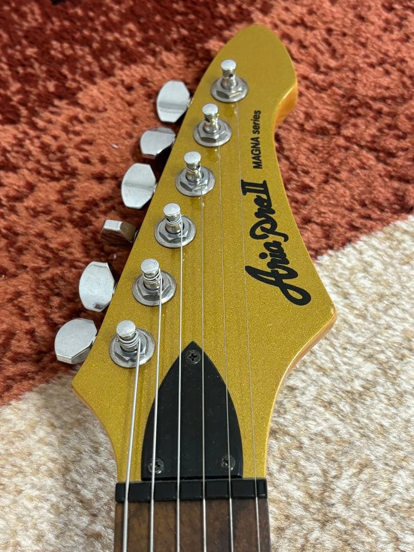 ARIA PRO II MAGNA SERIES エレキギター ゴールド
