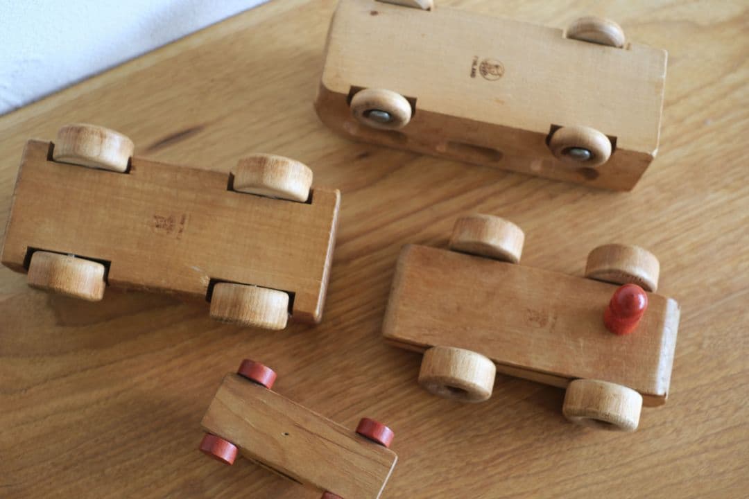 フィンランド JUKKA他 木製玩具 車 乗り物 5種セット