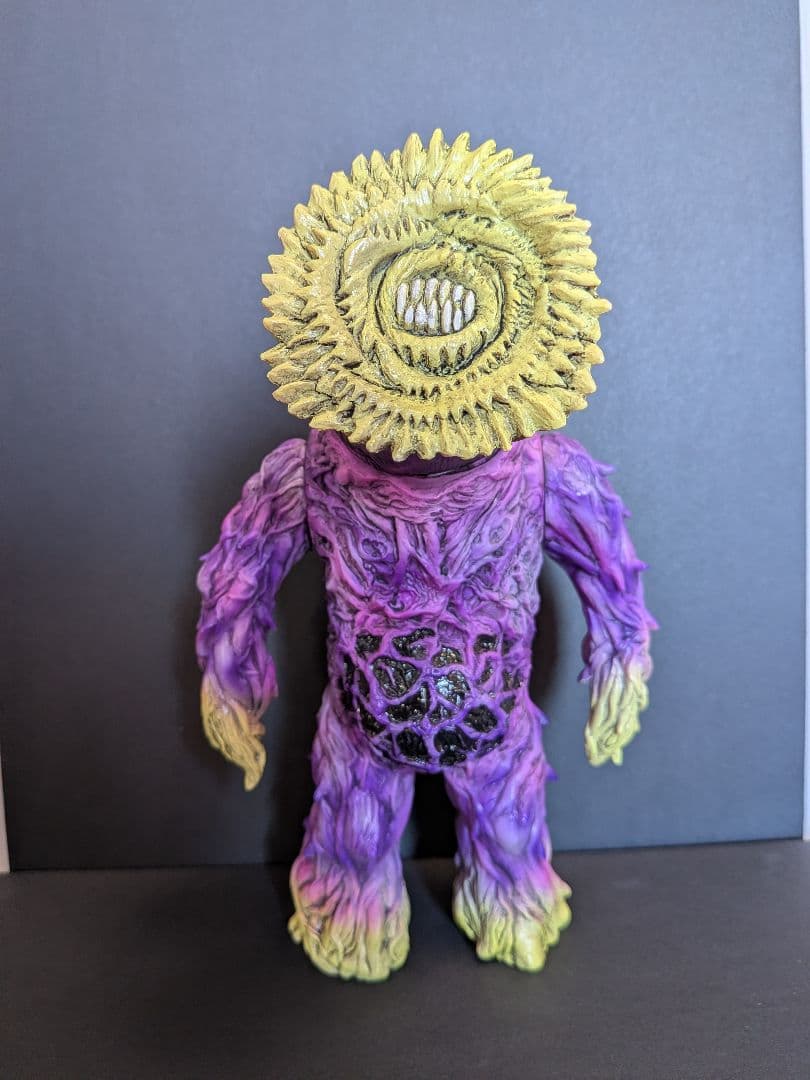 暗黒エンターテイメント 植物怪獣 乙式　ソフビ