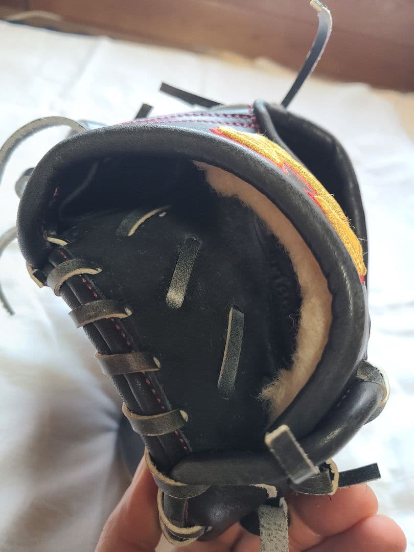 ハイゴールド　左利き硬式外野手グローブ　綺麗です