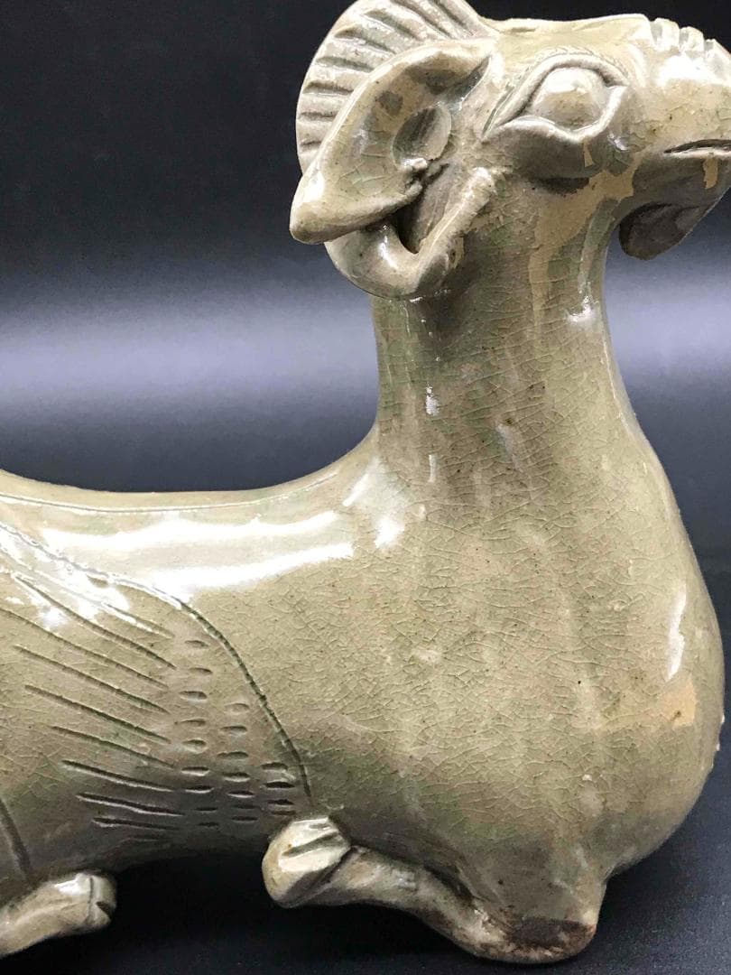 中国骨董　隨―唐時代　青磁越州窯　羊　置物　旧家蔵出し(C-8)