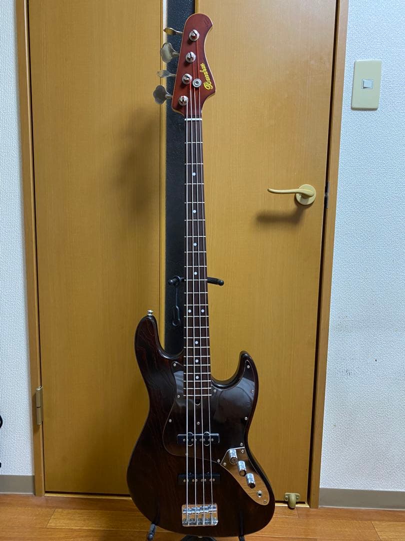 バッカス　ベース　4弦