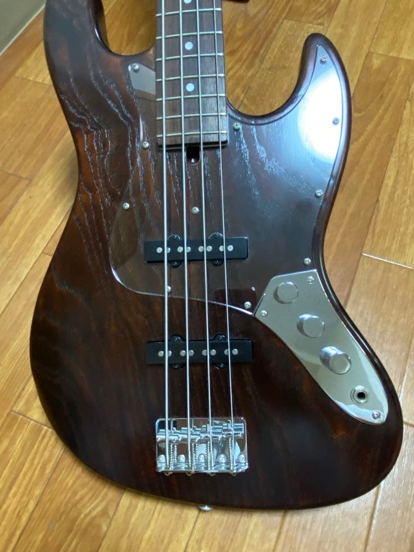 バッカス　ベース　4弦