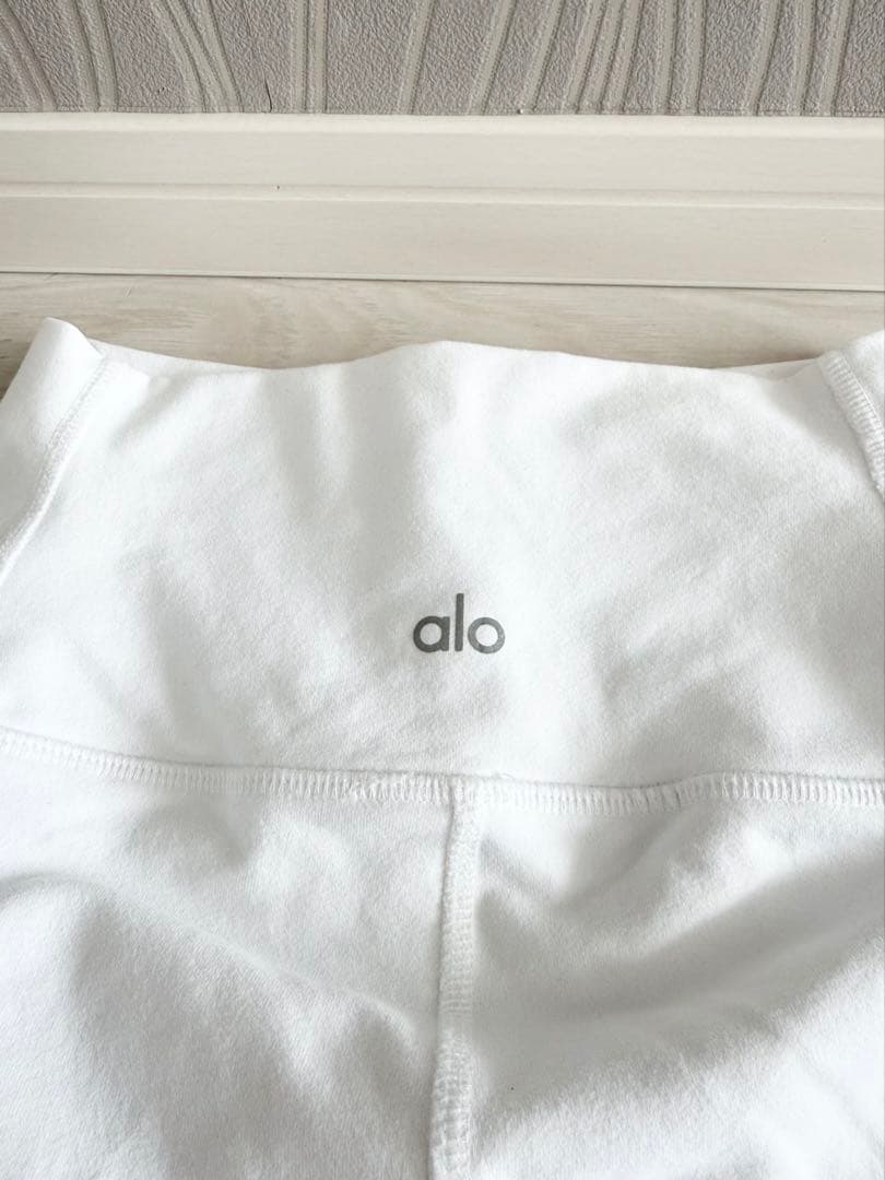 【新品タグ付】★人気完売品★ alo yoga ハイウエスト モトレギンス