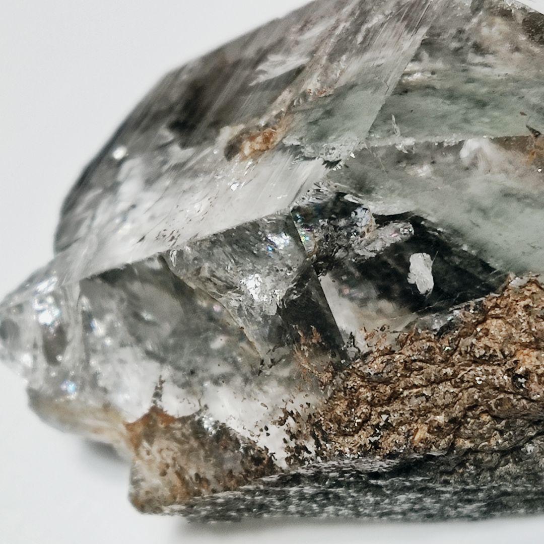 パワーストーン　天然石　ガーデンクリスタル　レインボー入り　196g　No117