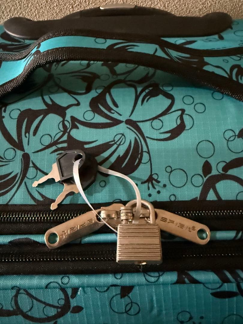 Hawail Spirit 花柄キャリーケース【ベルト付き】