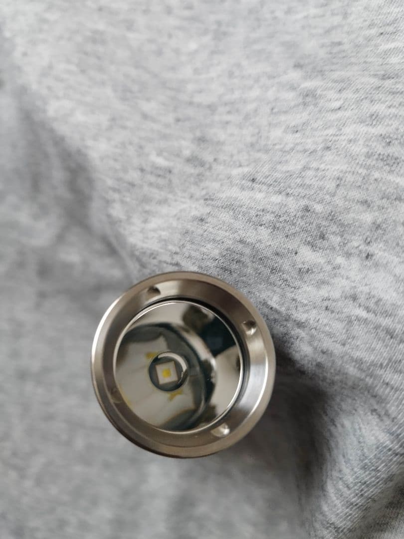 Convoy　フラッシュライト　爆光ライト　21700