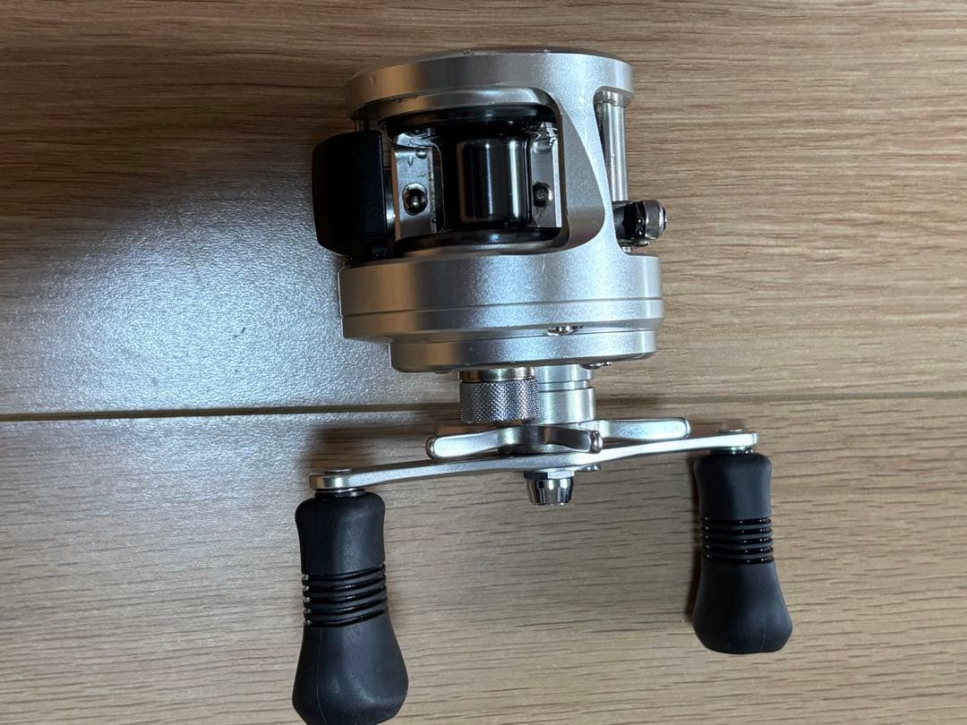 11オシアカルカッタ200HG シマノ　シーバス　タイラバ　ベイトリール　箱付き