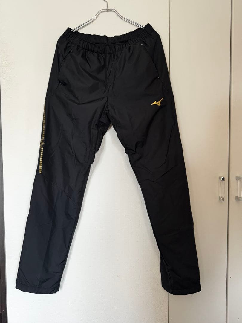 MIZUNOミズノ　トレーニングウェア上下セット　ブラック　ゴールド