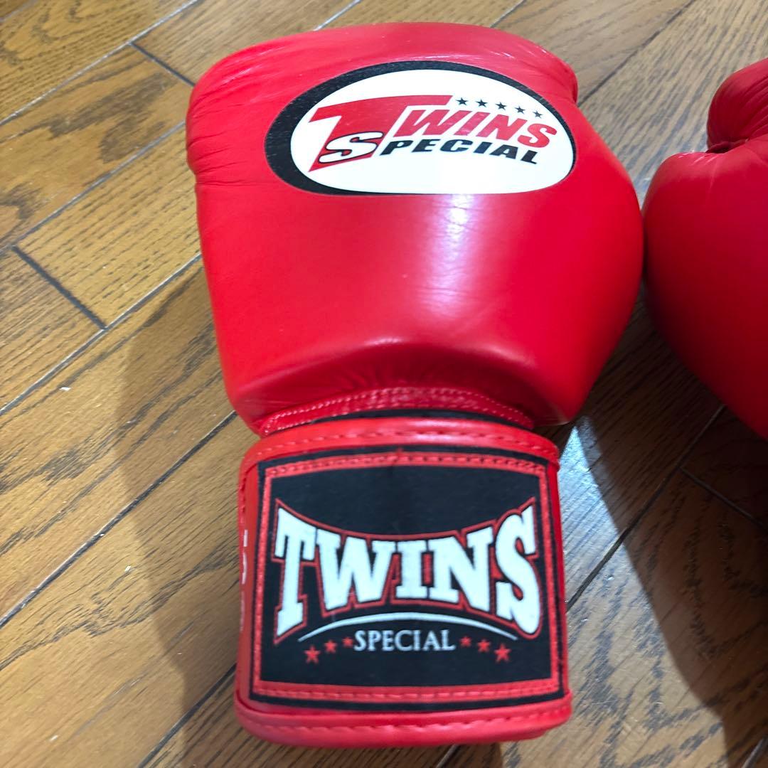 TWINS SPECIAL ボクシンググローブ 10oz 赤