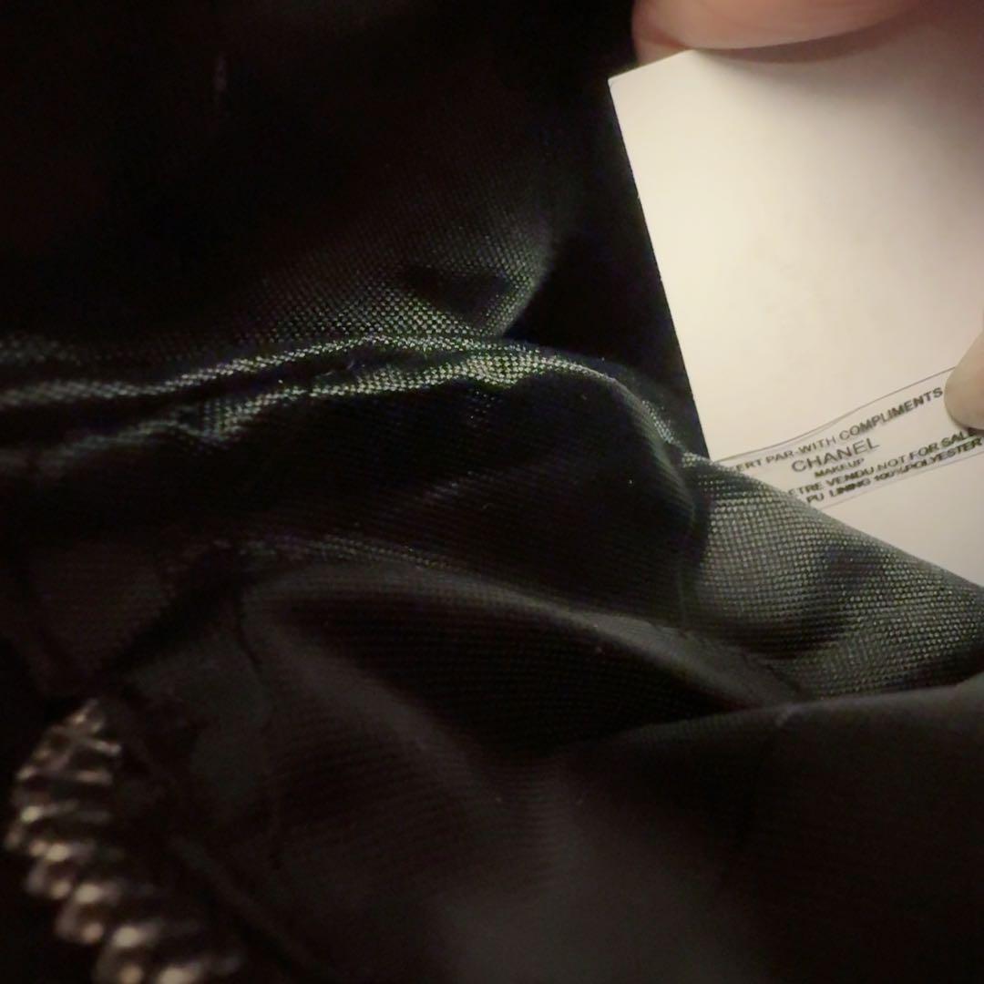 CHANEL ブラックレザー ショルダーバッグ ノベルティ チャーム