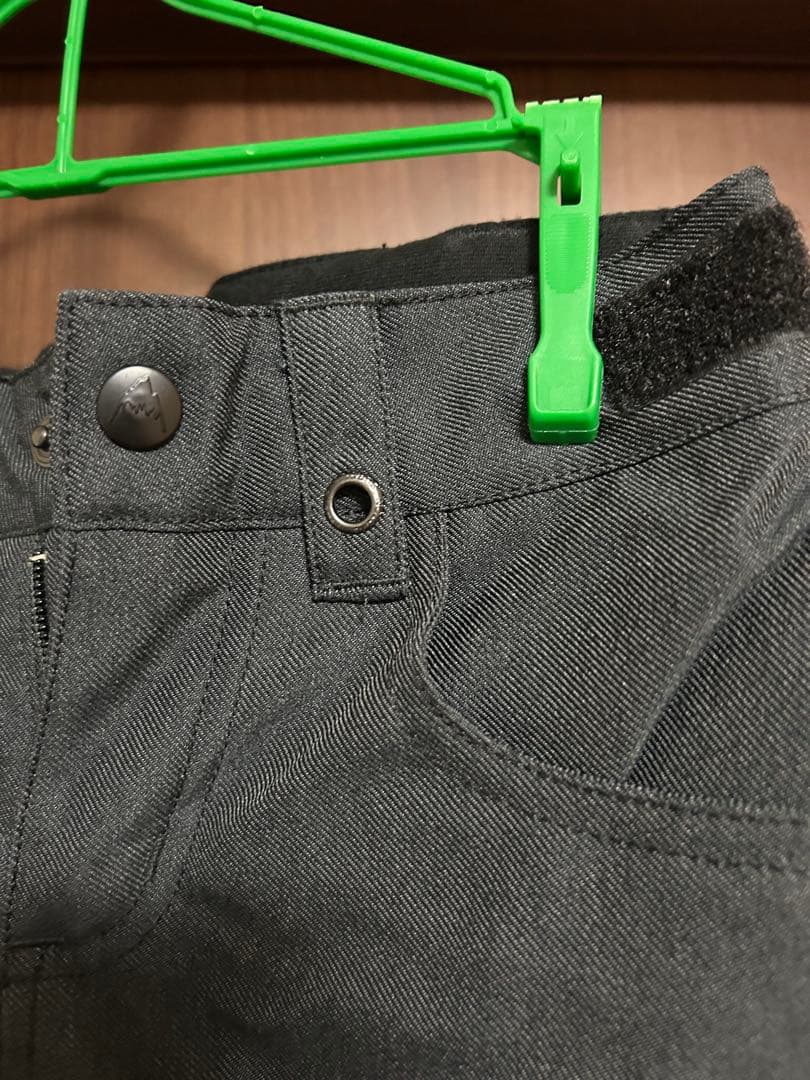 【美品・おまけ付】BURTONキッズスノーボードウェア上下セット