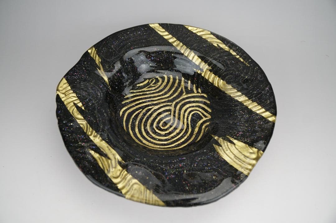 人気陶芸家　益子焼　坂田甚内作　金彩深甚文円形大皿　直径26ｃｍ在銘陶器　美品