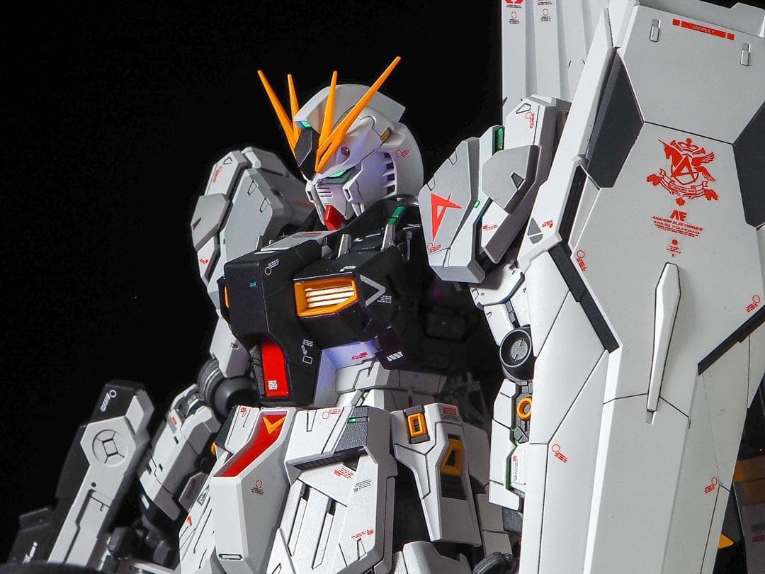 mg νガンダム　ver.ka 全塗装　完成品 筋彫り　マスキング　発光など