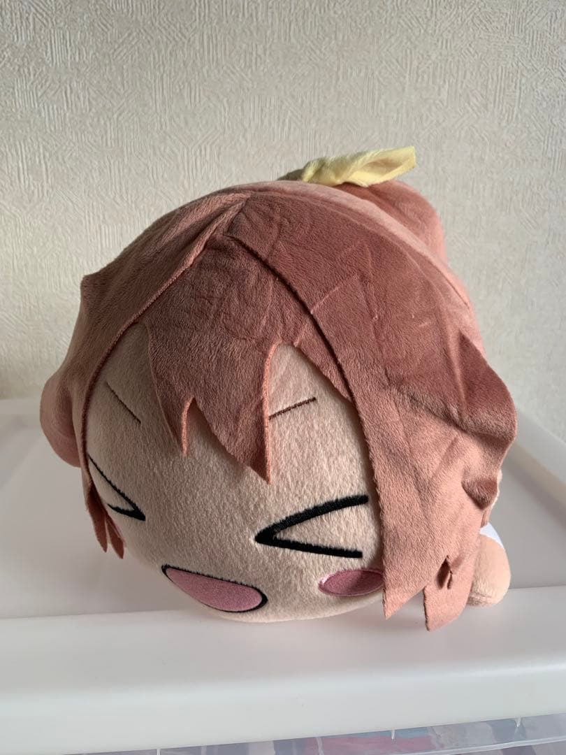 メガジャンボ寝そべりぬいぐるみ　山吹沙綾