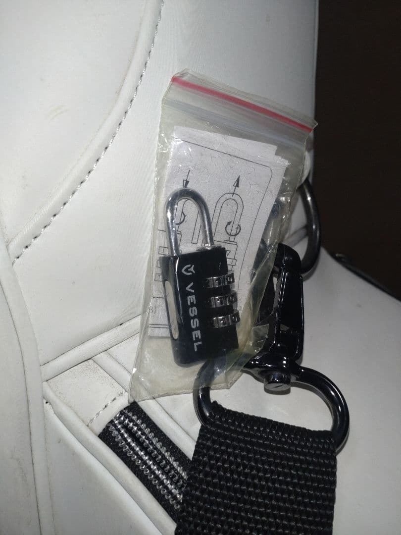 VESSEL（ベゼル）キャディバッグ ホワイト シリアルナンバー付き